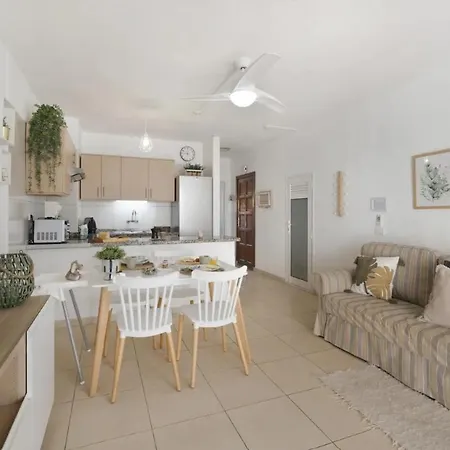 Lägenhet Serene Terrace And Pool Playa de las Americas (Tenerife)