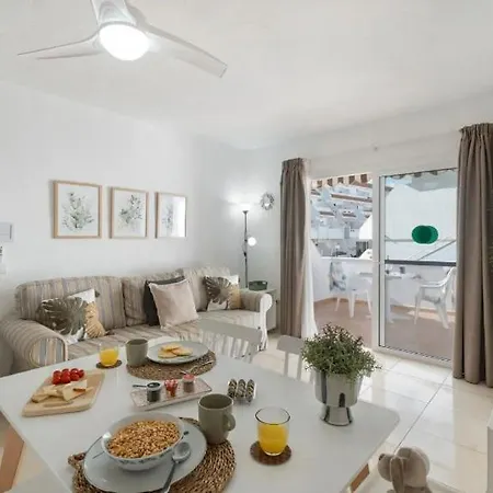 Serene Terrace And Pool Apartment Playa de las Americas (Tenerife)