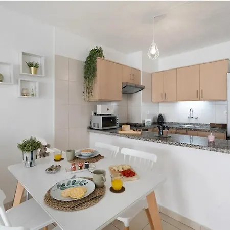 Serene Terrace And Pool Playa de las Americas (Tenerife)